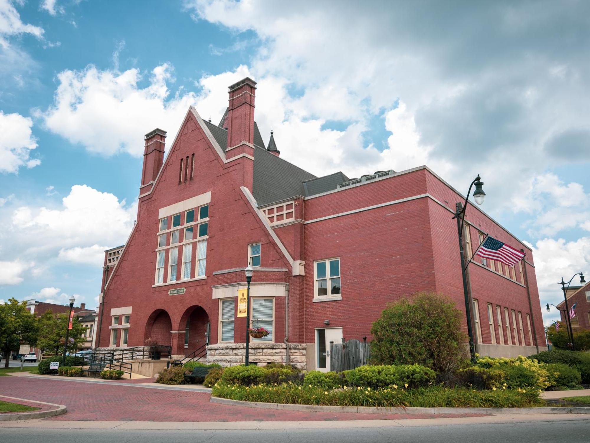 Distill-Inn Bardstown Exterior photo